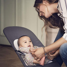 Charger l'image dans la galerie, Chaise à bascule pour bébé